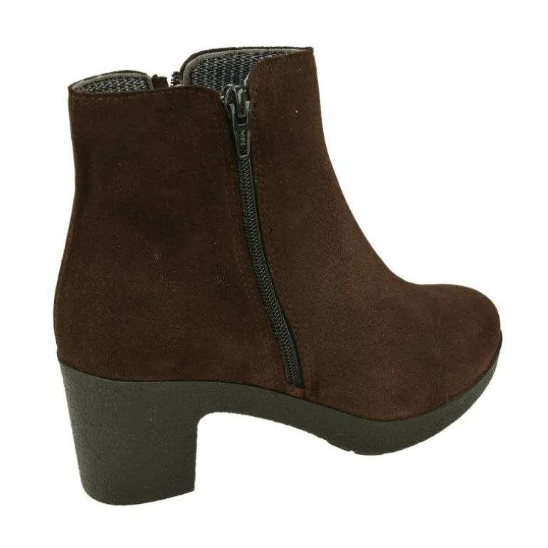 Botin De Comfort Class En Piel Nobuck De Pala Lisa Y Piso De Cuna Tacon Confortable Con Planta Extraible