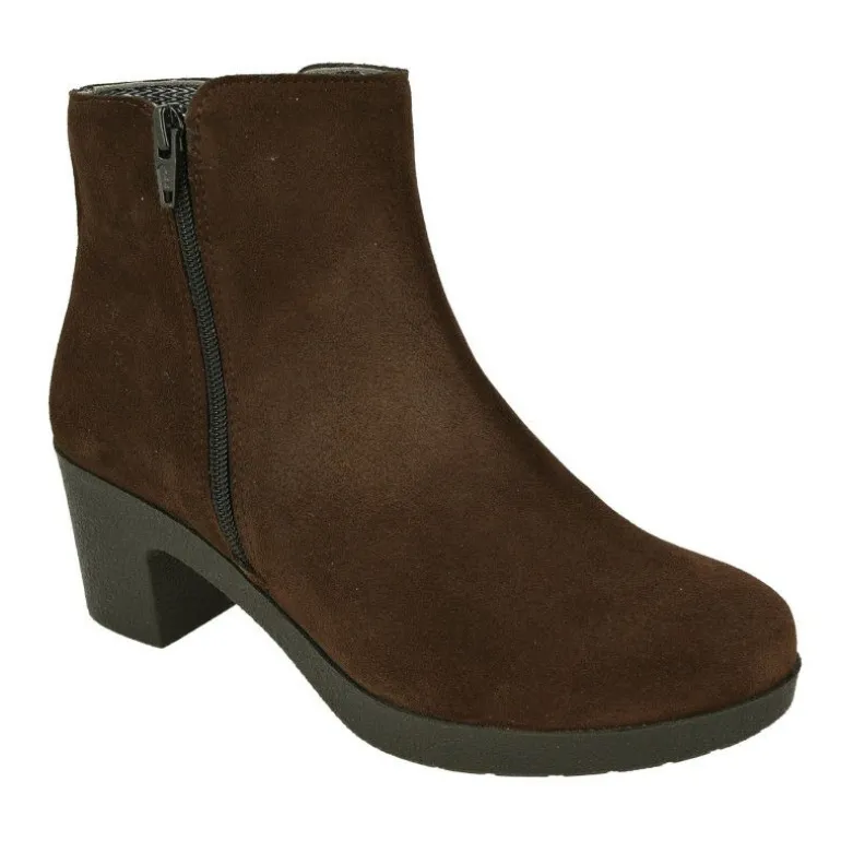 Botin De Comfort Class En Piel Nobuck De Pala Lisa Y Piso De Cuna Tacon Confortable Con Planta Extraible