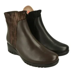 Botin De Piesanto De Pala Lisa Con Pieza Lateral De Ante Grabado, Piso De Cuna Y Poliuretano Y Planta Descanso Extraible