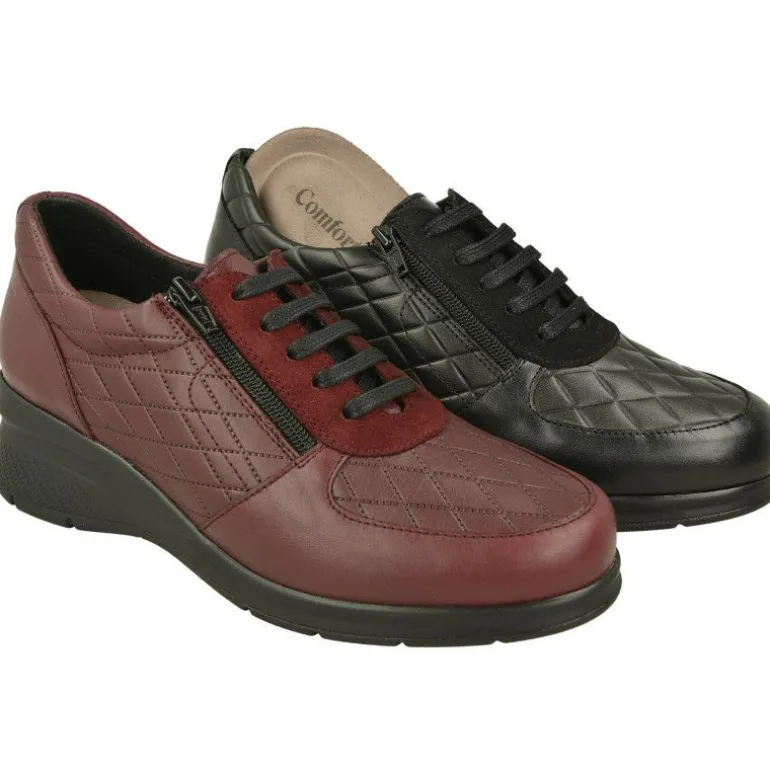 Cordon De Comfort Class Con Cremallera Lateral Y Piel Acolchada Rombos. Piso De Poliuretano Muy Ligero Y Planta Extraible