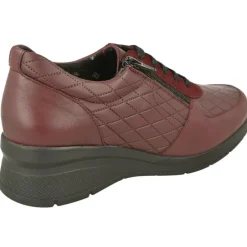 Cordon De Comfort Class Con Cremallera Lateral Y Piel Acolchada Rombos. Piso De Poliuretano Muy Ligero Y Planta Extraible