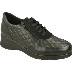 Cordon De Comfort Class Con Cremallera Lateral Y Piel Acolchada Rombos. Piso De Poliuretano Muy Ligero Y Planta Extraible