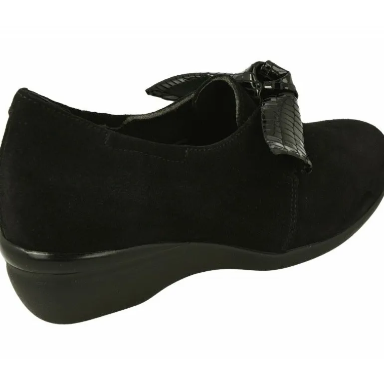 Mocasin De Comfort Class En Piel Nobuck Con Lazo Contrastado Charol, Piso De Descanso Y Planta Anatomica Extraible