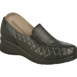 Mocasin De Confort Class Con Elasticos En Pala Y Piel Acolchada Rombos. Piso Muy Ligero De Poliuretano Y Planta Extraible
