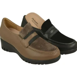 Mocasin De Piesanto Con Elasticos En Pala Combinada Con Piel Y Ante. Cuna Alta De Poliuretano Muy Ligera Con Planta Movible.