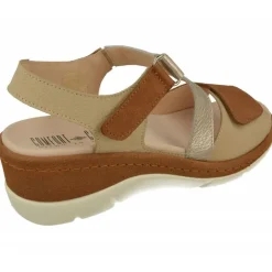 Sandalia De Comfort Class En Piel Combinada Nobuck Con Tiras Cruzadas Con Ajuste Velcro Y Planda Anatomica Extraible