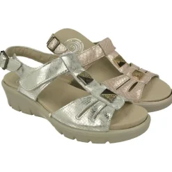 Sandalia De G Comfort En Piel Metalizada Con Tira De Pedreria Y Ajuste Por Velcro Con Piso De Cuna Y Planta Anatomica