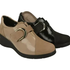 Velcro De Confort Class Con Hebilla Metalica Y Piel Combinada Nobuck Charol. Piso De Poliuretano Muy Ligero Y Planta Extraible